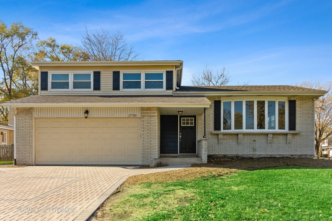 1730 N Waterman Ave, Arlington Heights, IL 60004