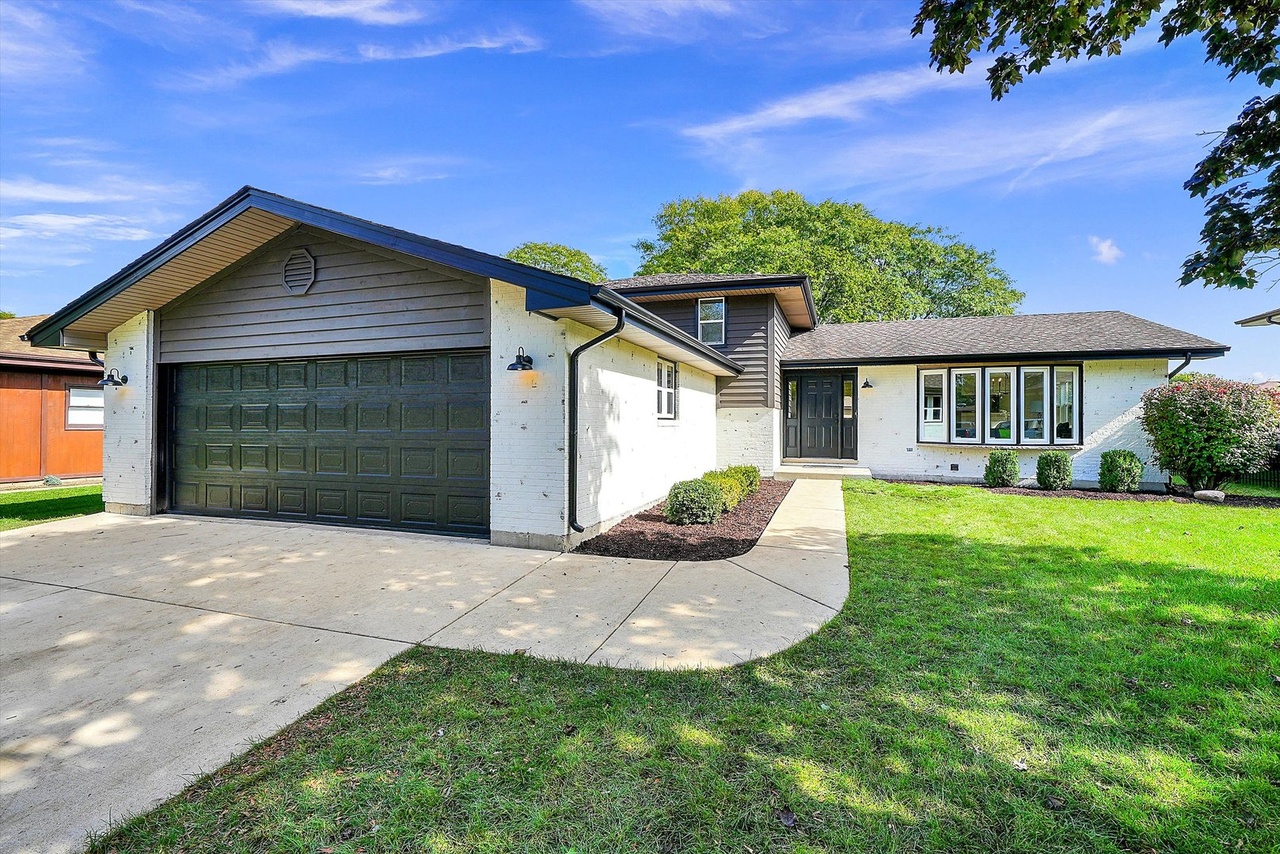 6931 Camden Rd, Downers Grove, IL 60516